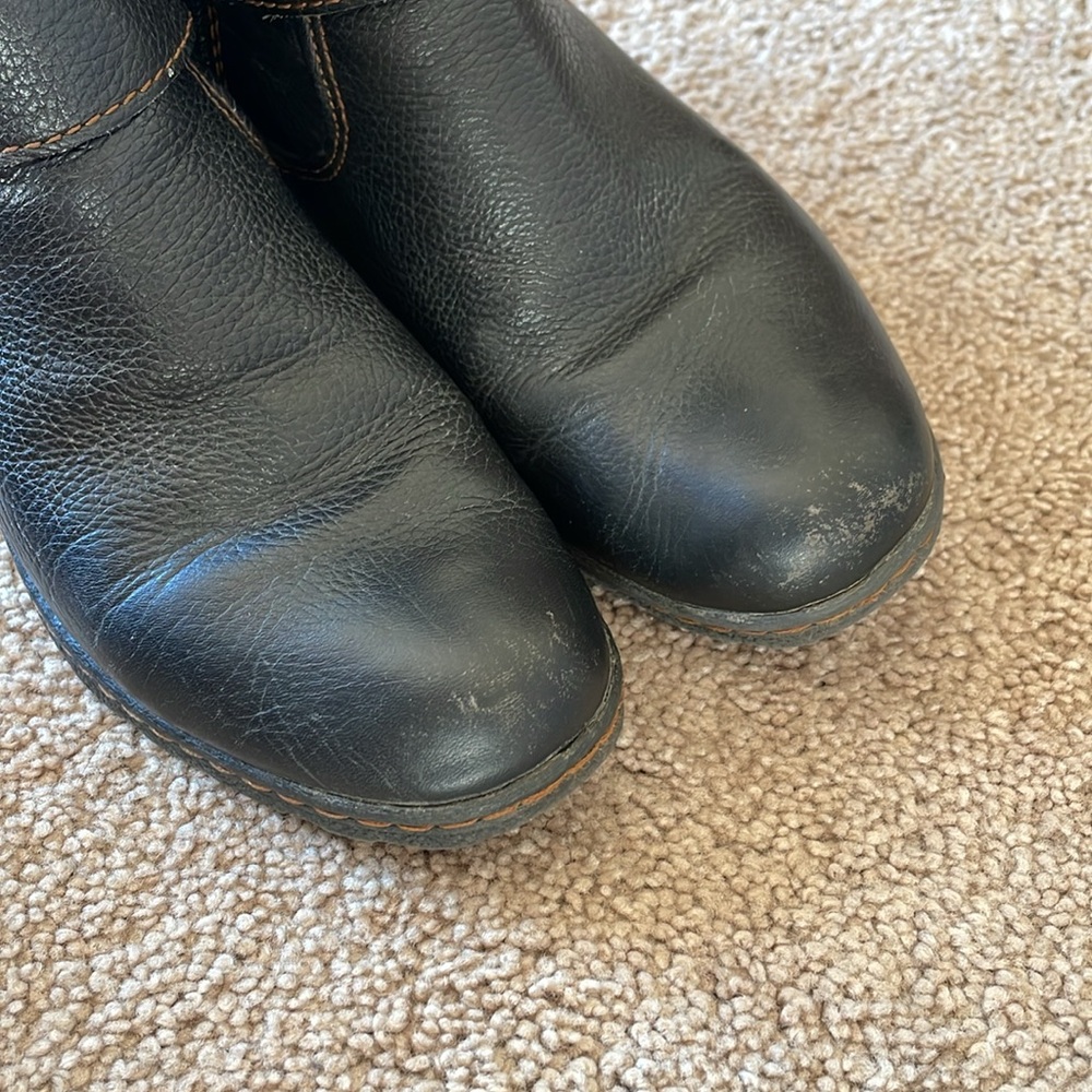 Born B.o.c Knee High Black Leather Riding Boots 7.5 Buckle Heel Equestrian - Picture 7 of 15